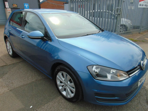 Volkswagen Golf  1.6 TDI 105 SE 5dr