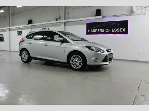 Ford Focus  1.0T EcoBoost Titanium Euro 5 (s/s) 5dr