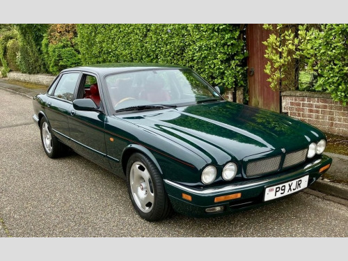 Jaguar XJR  4.0 Supercharged 4dr Auto