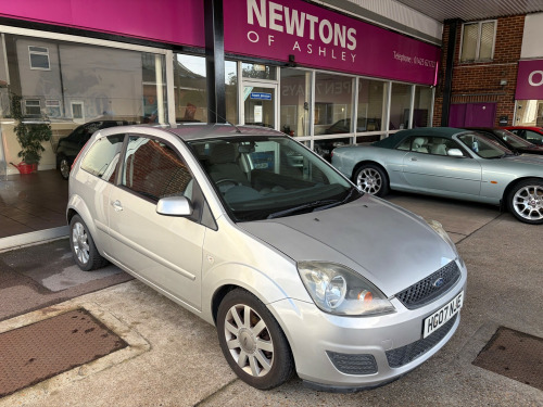 Ford Fiesta  1.4 Silver Hatchback 3dr Petrol Manual (147 g/km, 79 bhp)