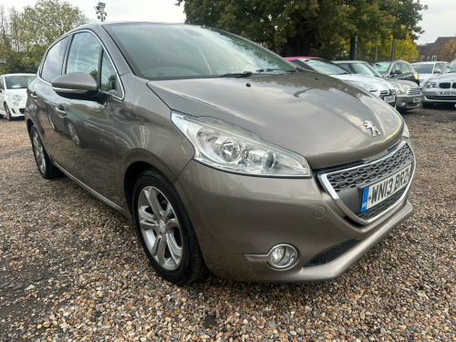 Peugeot 208  1.2 VTi Allure Euro 5 5dr