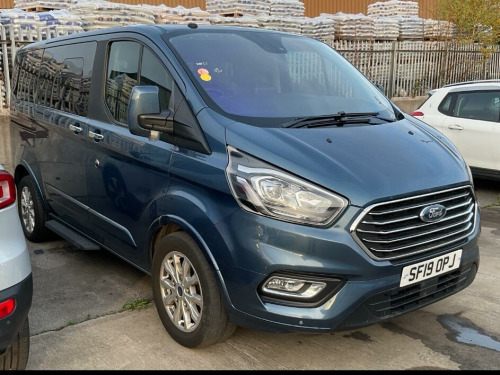 Ford Tourneo Custom  2.0 320 EcoBlue Titanium Minibus Double Cab 5dr Diesel Manual L1 Euro 6 (s/
