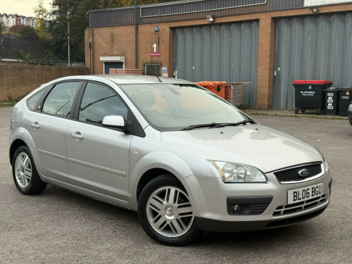 Ford Focus 1.6 Ghia 5dr