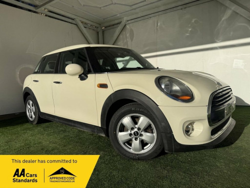 MINI Hatch  1.5 Cooper D Euro 6 (s/s) 5dr 