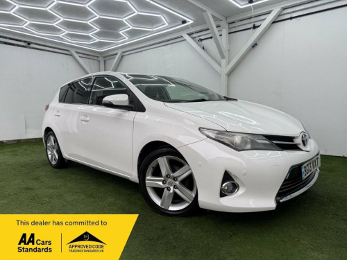 Toyota Auris  1.6 V-Matic Excel Euro 5 5dr 