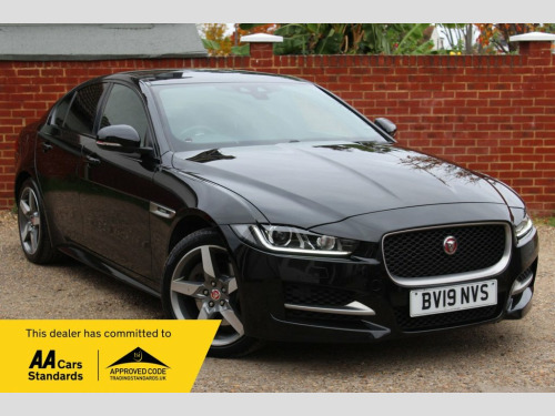 Jaguar XE  2.0d R-Sport Saloon 4dr Diesel Auto AWD Euro 6 (s/