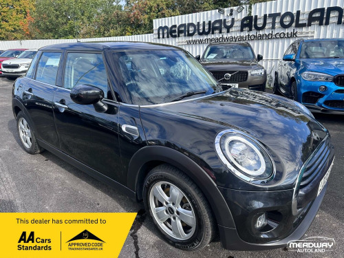 MINI Hatch  1.5 Cooper Classic Euro 6 (s/s) 5dr