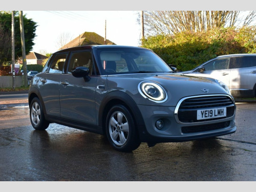 MINI Hatch  1.5 Cooper Classic Hatchback 5dr Petrol Steptronic