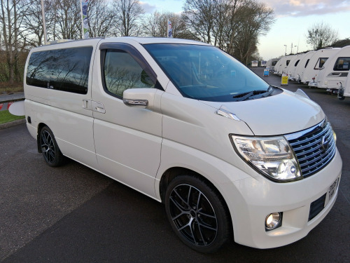 Nissan Elgrand  ULTIMATE DAY VAN 