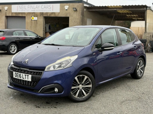 Peugeot 208  1.2 PureTech XS White Hatchback 5dr Petrol Manual 