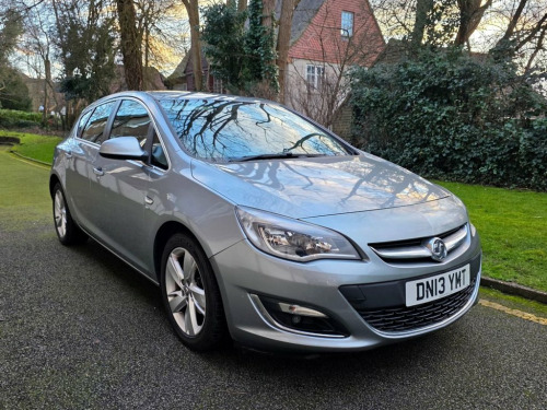 Vauxhall Astra  1.6 16v SRi Hatchback 5dr Petrol Manual Euro 5 (11 