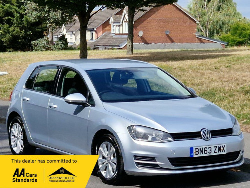 Volkswagen Golf  1.6 TDI BlueMotion Tech SE Euro 5 (s/s) 5dr