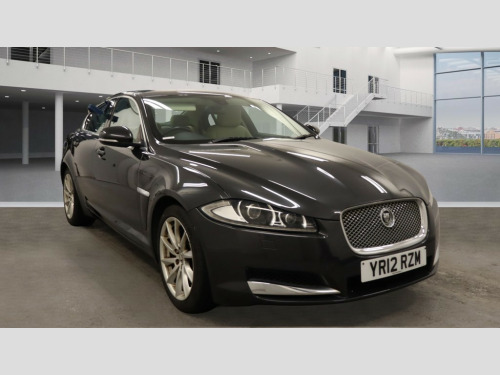 Jaguar XF  2.2d Luxury Saloon 4dr Diesel Auto Euro 5 (s/s) (190 ps) 