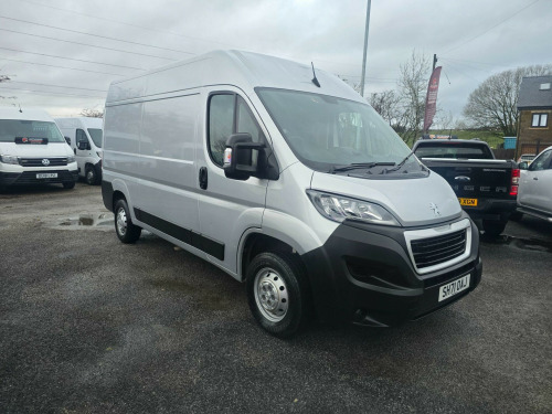 Peugeot Boxer  2.2 BlueHDi 335 Professional L2 H2 Euro 6 (s/s) 5dr 