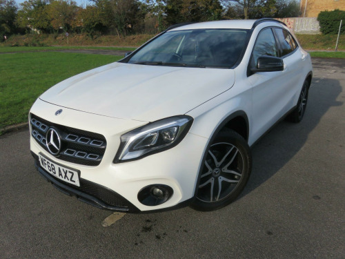 Mercedes-Benz GLA-Class GLA180 1.6 GLA180 Urban Edition Euro 6 (s/s) 5dr 