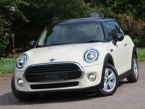 MINI Hatch  1.5 Cooper Classic Hatchback 3dr Petrol Manual Eur