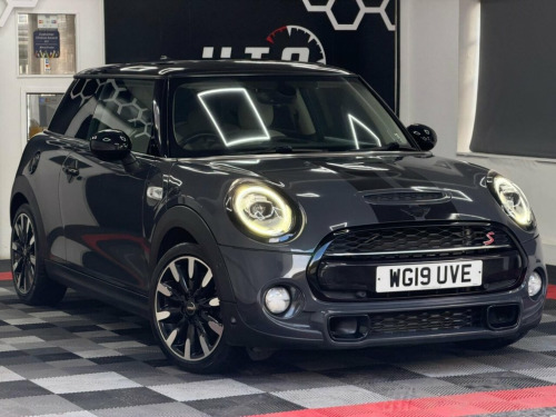 MINI Hatch  2.0 Cooper S Exclusive Steptronic Euro 6 (s/s) 3dr 