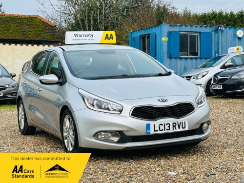 Kia ceed  1.6 CRDi EcoDynamics 2 Hatchback 5dr Diesel Manual Euro 5 (s/s) (126 bhp) 