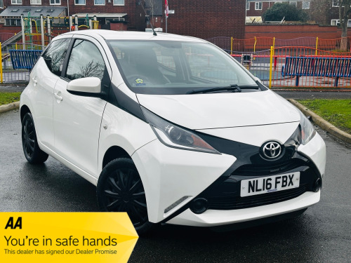Toyota AYGO  1.0 VVT-i x-play Hatchback 5dr Petrol Manual Euro 5 Euro 5 (68 ps) 