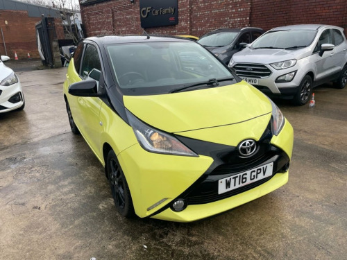 Toyota AYGO  1.0 VVT-i x-cite 3 Yellow Bi-Tone Hatchback 5dr Pe 