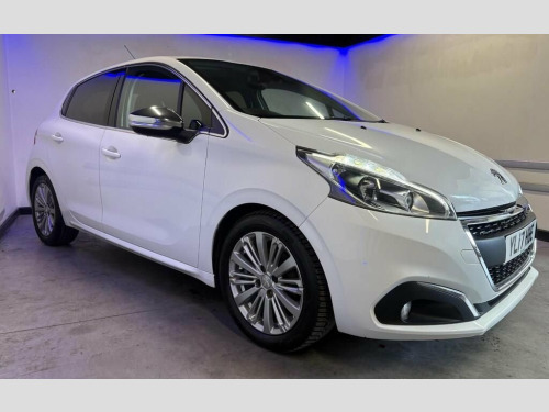 Peugeot 208  1.2 PureTech Allure Hatchback 5dr Petrol Manual Eu