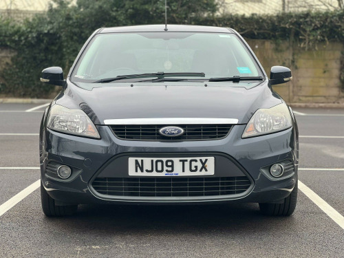 Ford Focus  1.6 Zetec 5dr 