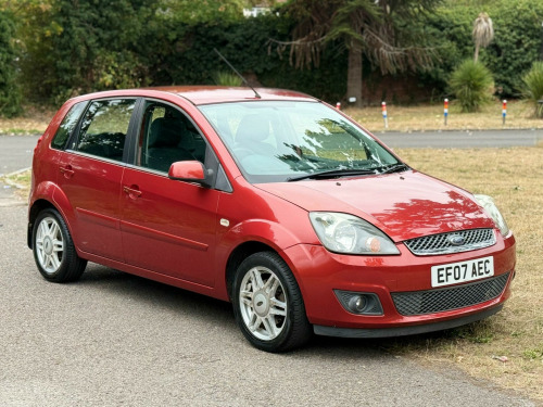 Ford Fiesta 1.6 Ghia 5dr