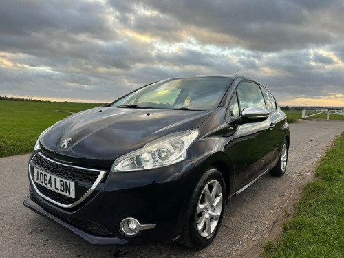 Peugeot 208  1.2 VTi PureTech Style Hatchback 3dr Petrol Manual Euro 5 (82 ps)
