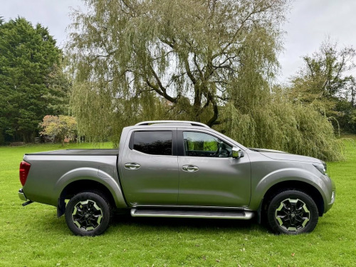 Nissan Navara  2.3 dCi Tekna Pickup Double Cab 4dr Diesel Manual