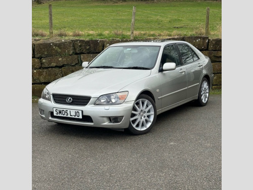 Lexus IS  2.0 200 SE Saloon 4dr Petrol Automatic (237 g/km,  