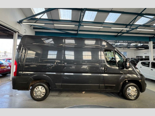 Peugeot Boxer  2.0 BlueHDi 335 Professional L2 H2 Euro 6 5dr 