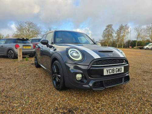 MINI Hatch  2.0 Cooper S Hatchback 5dr Petrol Steptronic Euro 6 (s/s) (192 ps)