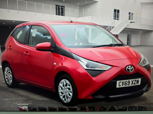 Toyota AYGO  1.0 VVT-i x-play Hatchback 5dr Petrol Manual Euro 6 (71 ps) 