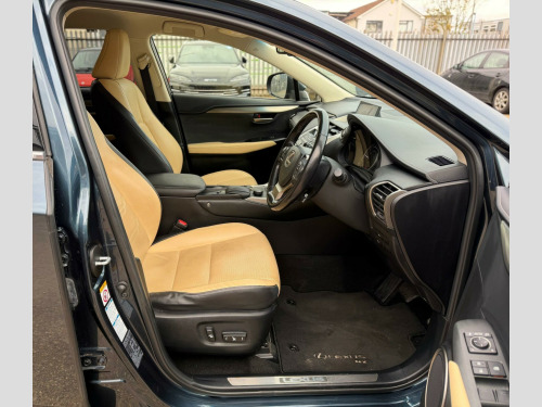 Lexus NX 300h  2.5 300h Luxury E-CVT 4WD Euro 6 (s/s) 5dr