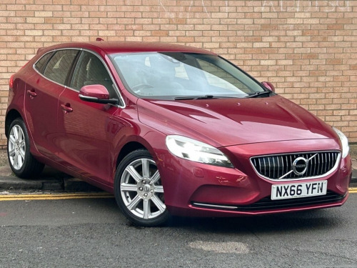 Volvo V40  2.0 T3 Inscription Hatchback 5dr Petrol Manual Eur 
