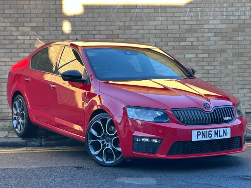 Skoda Octavia  2.0 TDI vRS Hatchback 5dr Diesel DSG 4WD Euro 6 (s 