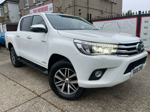 Toyota Hi-Lux  2.4 D-4D Invincible 4WD Euro 6 (s/s) 4dr (TSS, 3.5t)