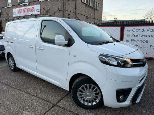Toyota Proace  1.6D Comfort Medium Panel Van MWB Euro 6 6dr 