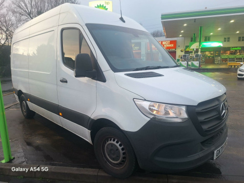 Mercedes-Benz Sprinter  2.0 315 CDI Progressive Panel Van 5dr Diesel G-Tronic RWD L2 H2 Euro 6 (s/s 