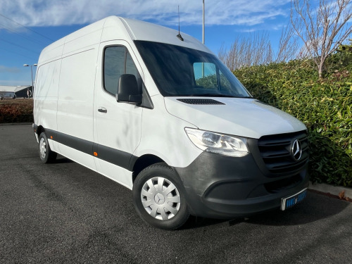 Mercedes-Benz Sprinter  2.0 315 PREMIUM L2H3 FSH 1OWNER 