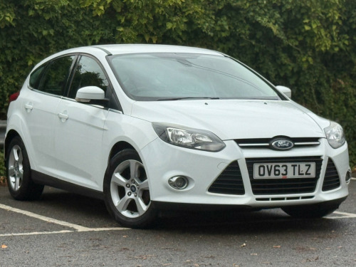 Ford Focus  1.6 Zetec Navigator Powershift Euro 5 5dr 