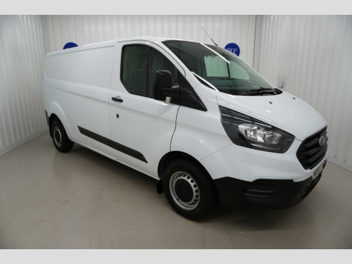 Ford Transit Custom  300 BASE P/V L2 H1 | EURO 6 | LWB | Service History | One Owner From New | 