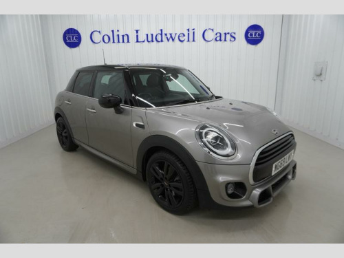 MINI Hatch  1.5 Cooper Sport Hatchback 5dr Petrol Manual | 1 Owner | Heated Seats | Com