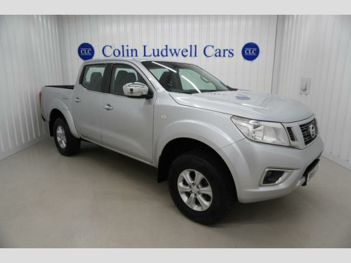 Nissan Navara  2.3 dCi Acenta Pickup Double Cab 4dr Diesel Manual 4WD Euro 6 (160 ps) | On