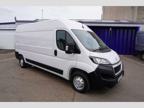 Peugeot Boxer  2.2 BlueHDi 335 Professional Premium + Panel Van 5dr Diesel Manual L3 High 