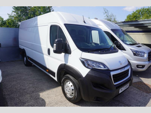 Peugeot Boxer  2.2 BlueHDi 435 Professional Premium + Panel Van 5dr Diesel Manual L4 High 