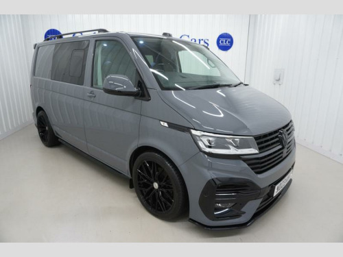 Volkswagen Transporter  2.0 TDI T28 Highline Diesel DSG FWD SWB Euro 6 | Kombi Conversion | Full Sp