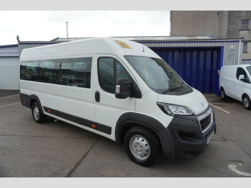 Peugeot Boxer  2.0 BlueHDi 435 Professional MiniBus Diesel Manual L4 H2 Euro 6 (130 ps) | 