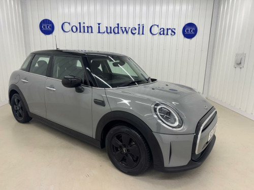 MINI Hatch  1.5 Cooper Classic Hatchback 5dr Petrol Steptronic | Full Service History | 