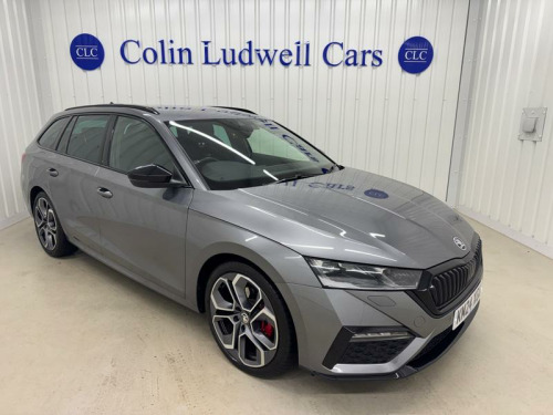 Skoda Octavia  2.0 TDI vRS Estate 5dr Diesel DSG | Full Skoda Service History | 1 Previous 